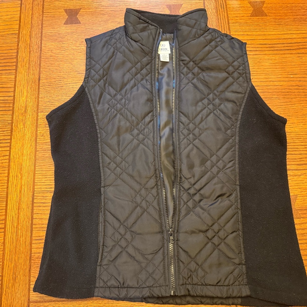 Izod Black Quilted Women's Vest